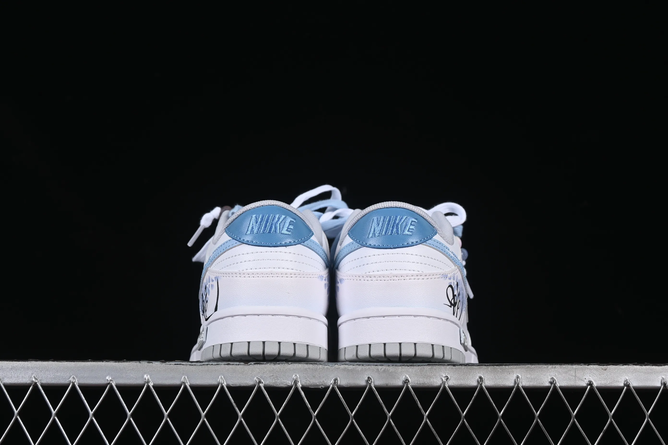 All Categories Nk SB Dunk Series Nk SB Dunk Low Low-top sneakers Nk Dunk CNY Year of the Snake Steam Puppet New Chinese style Chinese style gift box Pearl of the Snake Low-top casual sneakers DD1391-103